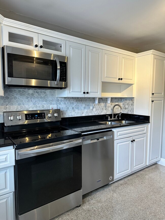 Photo - 259 Bloomfield Dr