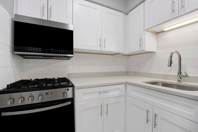 Photo - 3161 N Cambridge Ave