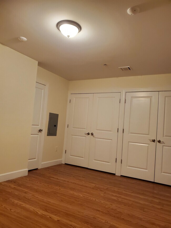 Photo - 112 39th St Unidad #1