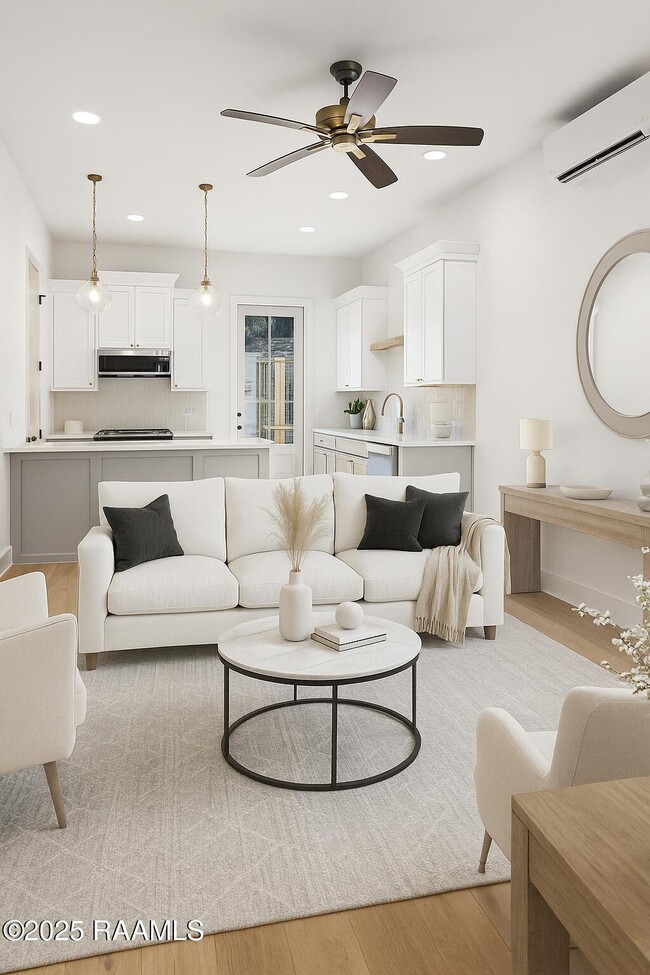 Photo - 210 Steiner Oaks