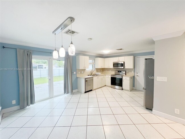 Photo - 5565 SW 43rd St