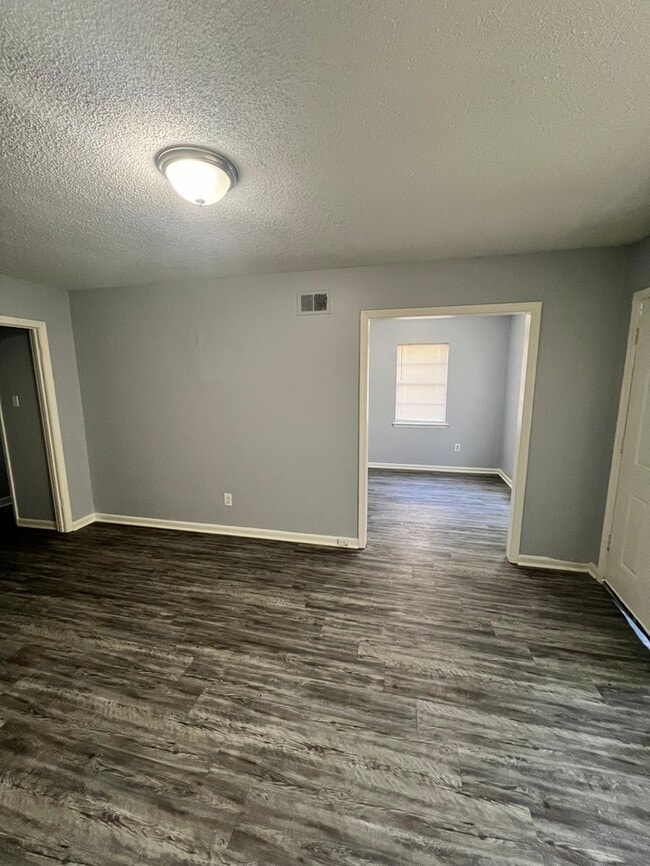 Photo - 2918 Elbert Dr