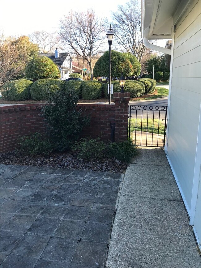 Photo - 3 bedroom townhome across from Panthers St...