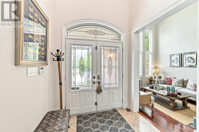 Photo - 2404 Rideau Dr