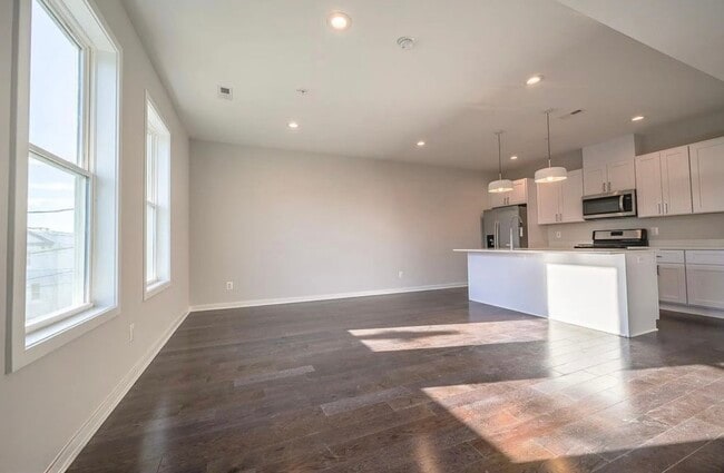 Photo - 2505 Burns St SE