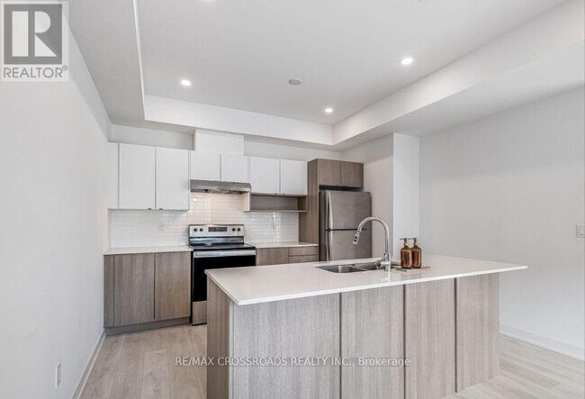 Photo - 1121 Cooke Blvd.