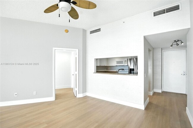 Photo - 2475 Brickell Ave Unidad 2610