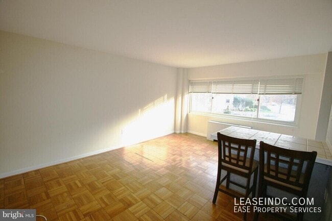 Photo - 5315 Connecticut Ave NW Unidad #209