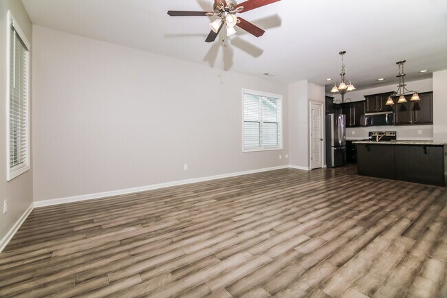 Photo - 341 Crawford Pkwy