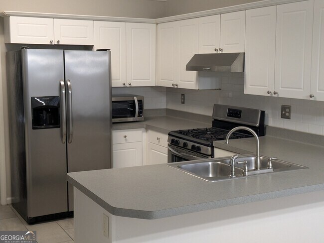 Photo - 1422 Fountain View Dr