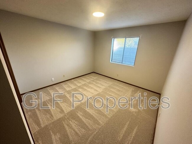 Photo - 5820 S 52nd St Unit 3