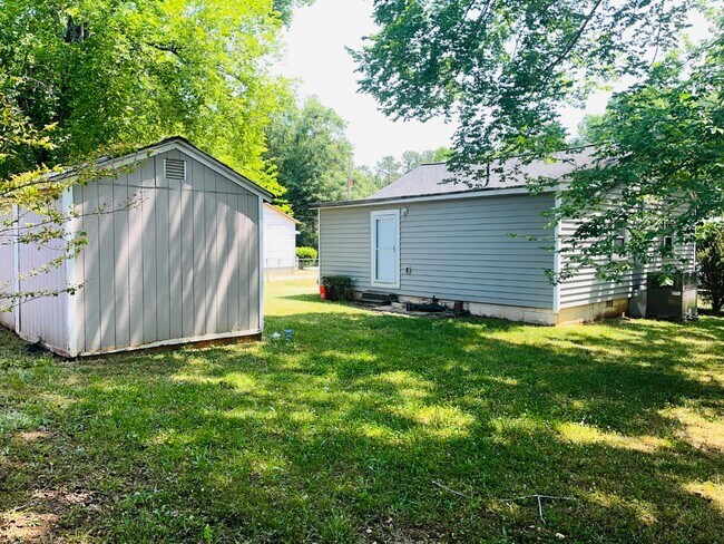 Photo - ***MOVE IN SPECIAL - $500 OFF 1ST MONTHS R...