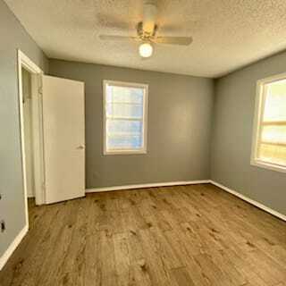 Photo - 808 N Detroit Ave