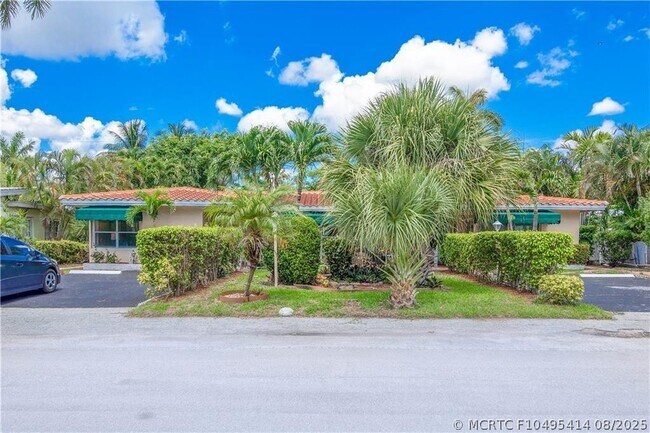 2613-2615-2615 NE 33rd Ave