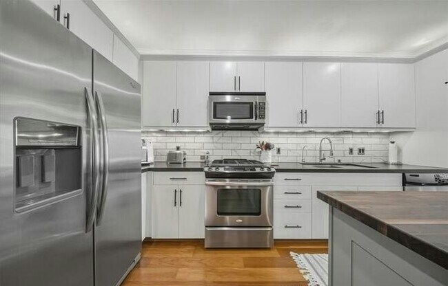 Photo - 1901 Victoria Ave Unit 115