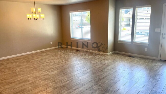 Photo - 1385 Bridal Veil Dr