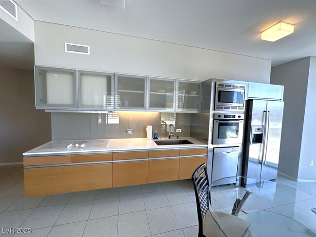 Building Photo - 3726 S Las Vegas Blvd Unit 806