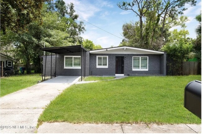 Building Photo - 9155 Sibbald Rd