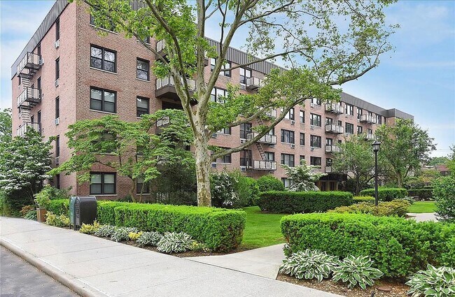 Photo - 4 Birchwood Ct