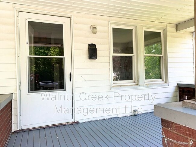 Photo - 1911 E 34th St