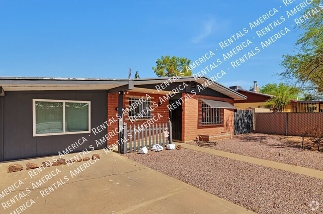 Building Photo - 944 N Catalina Ave Rental