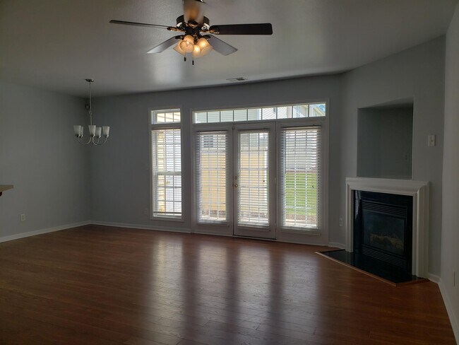 2472 Redmayne Ln