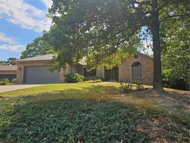 Photo - 28 McKenzie Dr