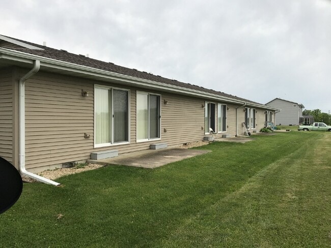 Photo - Beautiful 1BD/1B Apartment in Marseilles! Unit Apt. 4