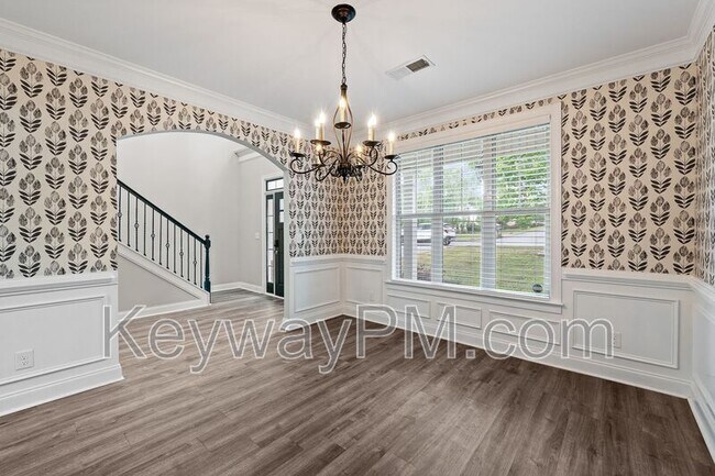 Photo - 336 Amersham Way