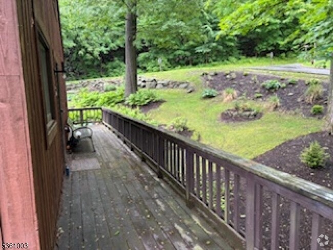Building Photo - 1 Gray Rock Dr Rental