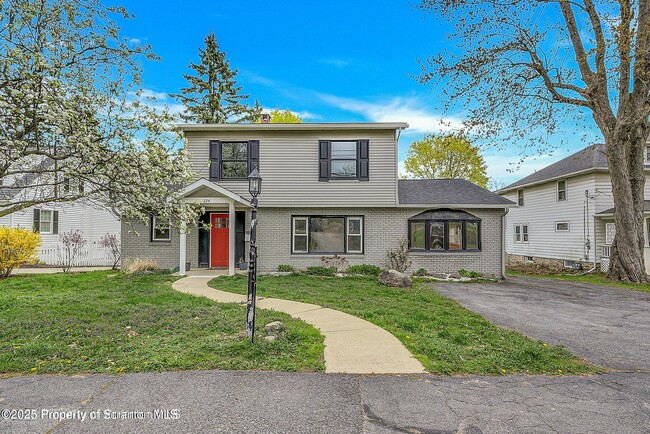 Photo - 224 S Abington Rd House