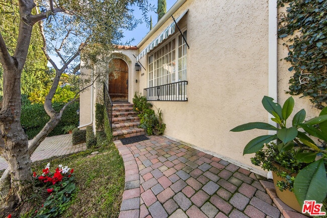 Photo - 5918 Canyon Cove