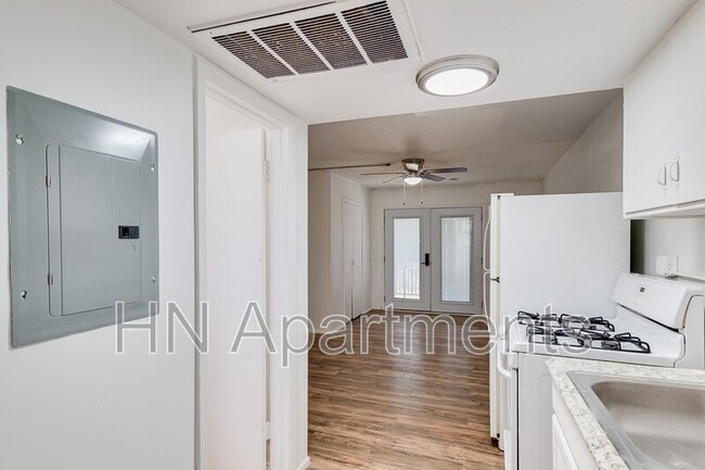 Building Photo - 3319 N 32nd St Rental