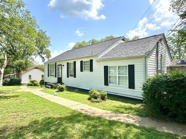 Building Photo - 330 Cumberland Ave Unit 330 Cumberland Ave - C Rental