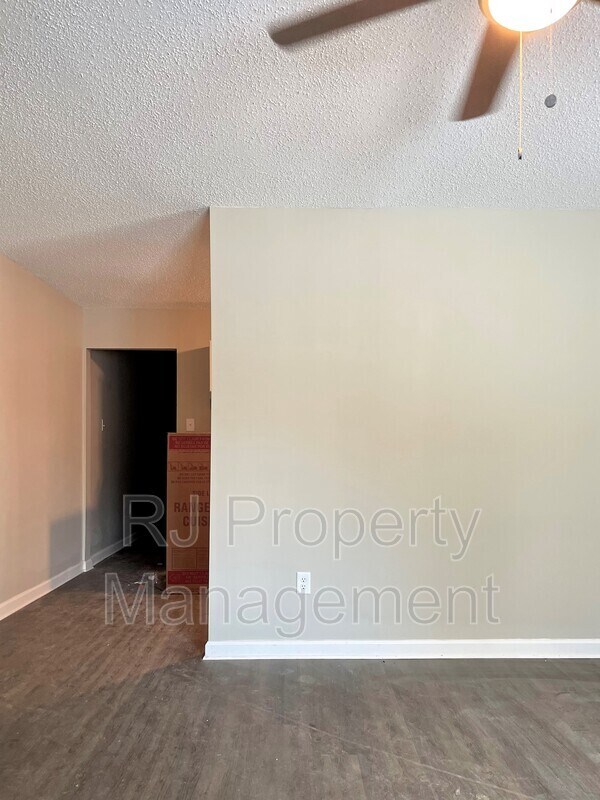 Photo - 1437 Castalia St