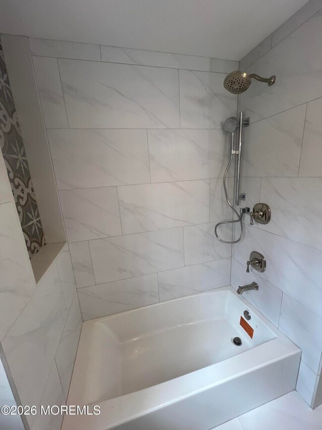 Photo - 33 Weaverville Rd