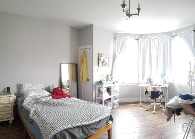 Photo - 5147 Catharine St Unidad 2