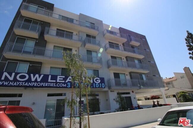 Building Photo - 1526 Armacost Ave Unit 101 Rental