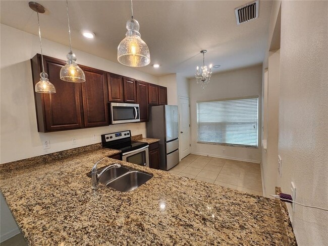 Photo - 1112 Hillhurst Dr