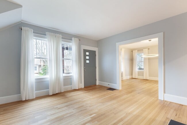 Photo - Gorgeous 2/1 Midtown Unit Walking Distance to Piedmont Park & Atlanta BeltLine!