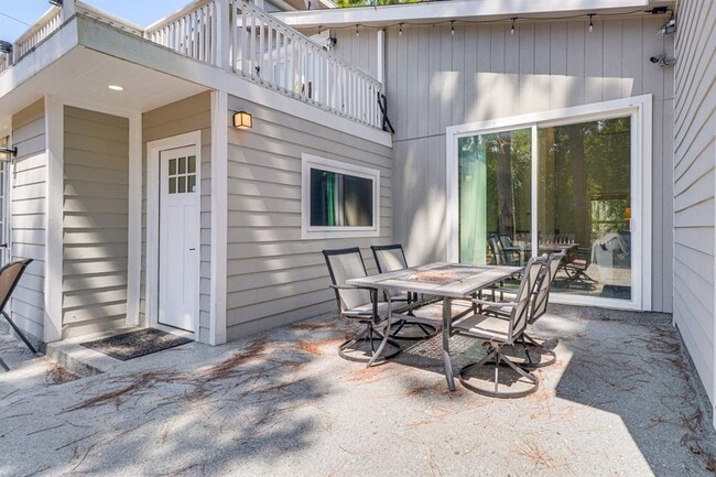 Photo - 372 Plum St