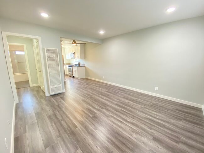 Photo - Palms Apartments