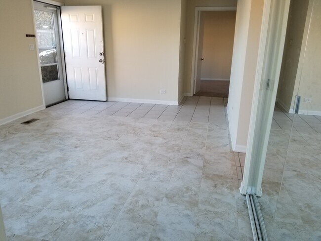 Photo - 1751 Queensbury Cir