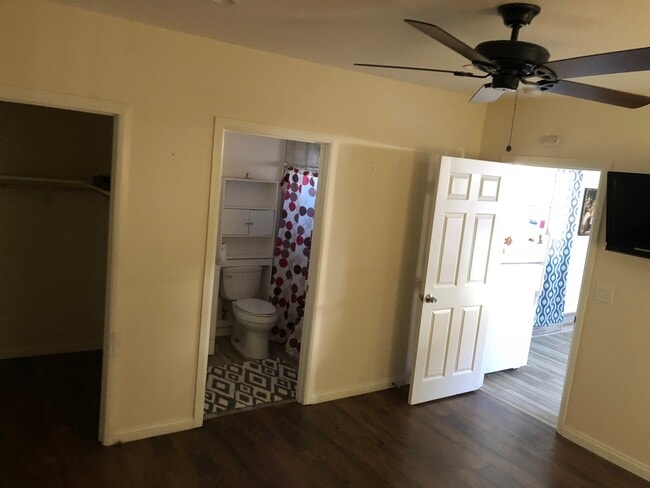 Photo - 18334 Lorne St