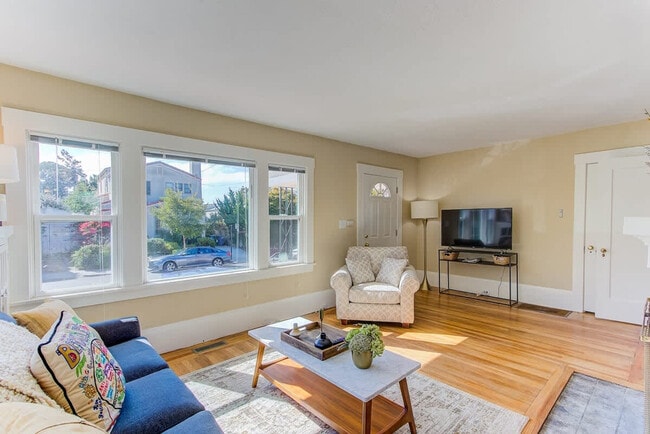 Photo - 2243 Woolsey St Unit ID1355615P