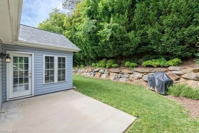 7 Stonebridge Dr