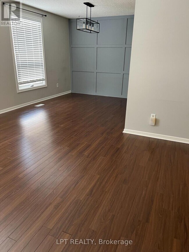 Photo - 20 Glenbrook Dr