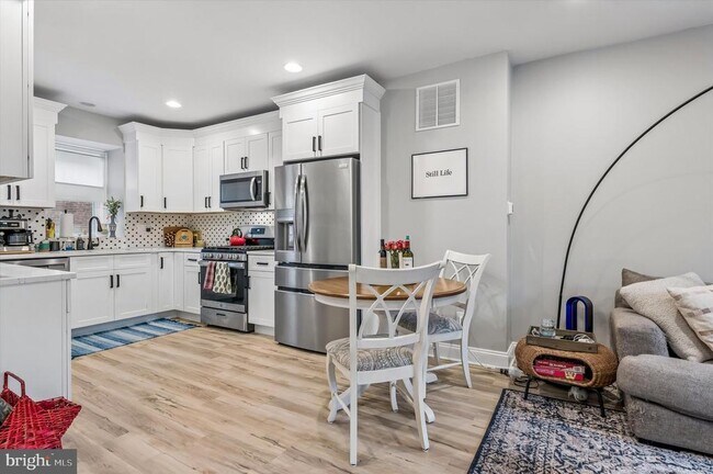 Photo - 137 Vassar St