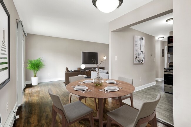 Dinette Area- Premier