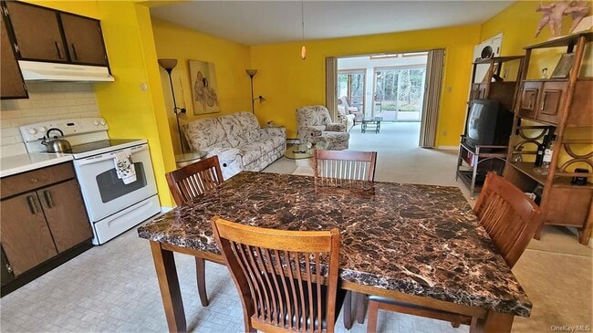 Photo - 52 Medallion Rd